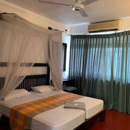 Nilani Hotel Ратнапура Екстериор снимка