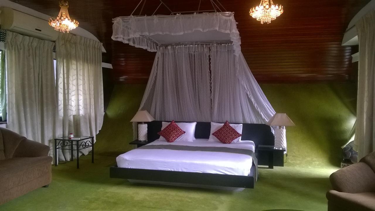 Nilani Hotel Ратнапура Екстериор снимка