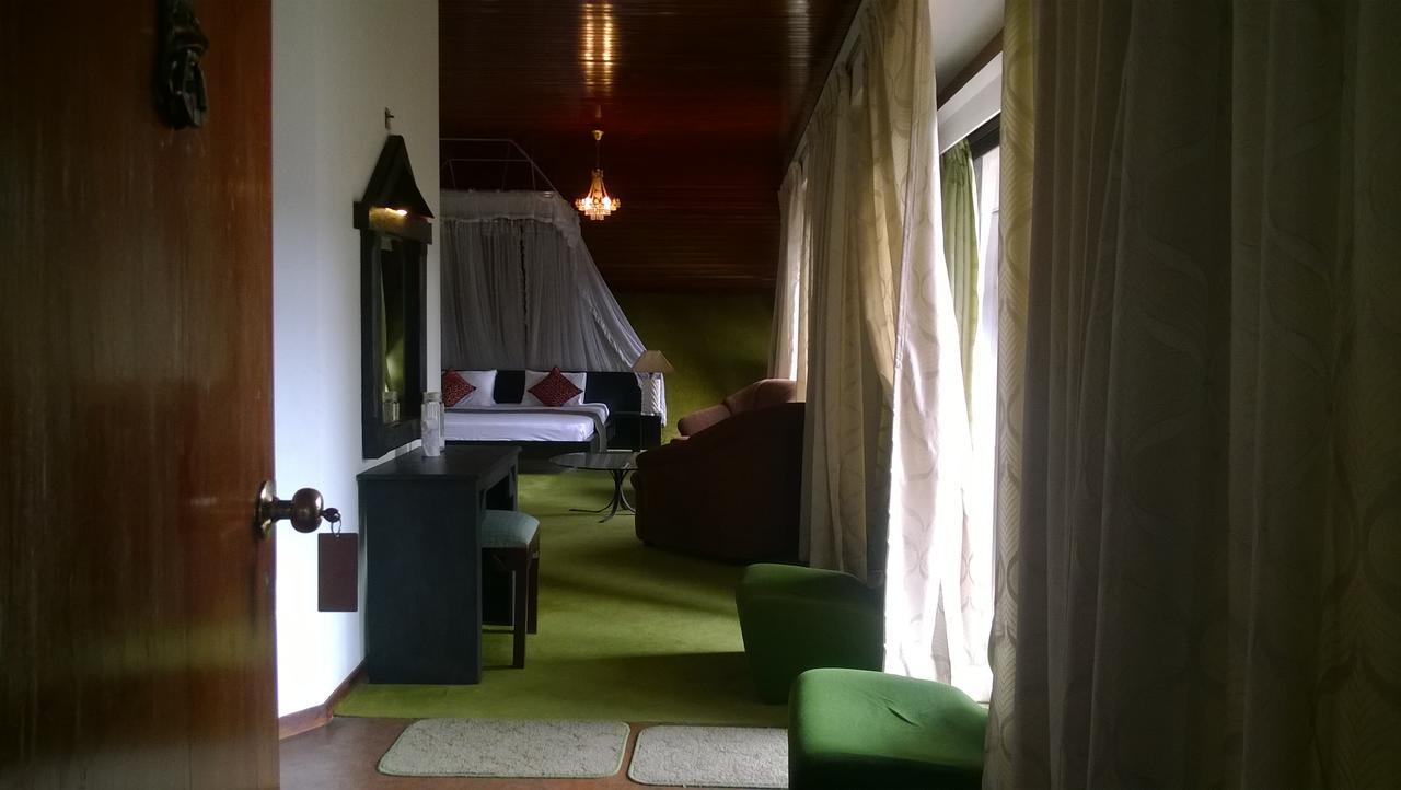 Nilani Hotel Ратнапура Екстериор снимка